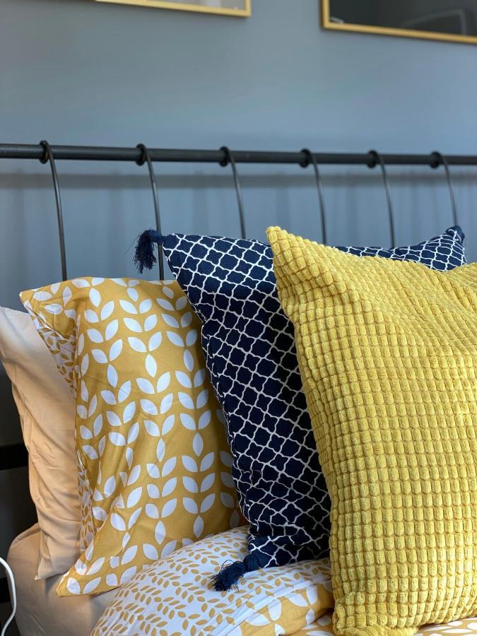 Trendy Stylish Apartment! - 5 Minute Walk To The Best Beach! - Great Location - Parking - Fast Wifi - Smart Tv - Newly Decorated - Sleeps Up To 6! Close To Bournemouth & Poole Town Centre & Sandbanks Zewnętrze zdjęcie