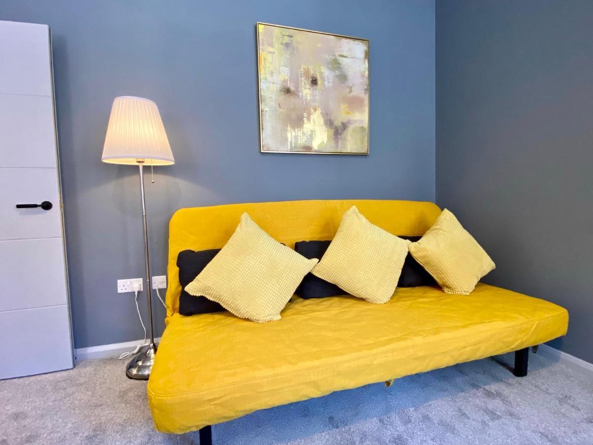 Trendy Stylish Apartment! - 5 Minute Walk To The Best Beach! - Great Location - Parking - Fast Wifi - Smart Tv - Newly Decorated - Sleeps Up To 6! Close To Bournemouth & Poole Town Centre & Sandbanks Zewnętrze zdjęcie